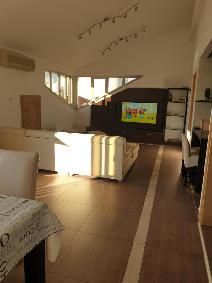 Apartments Seafront Villa Пула Екстериор снимка