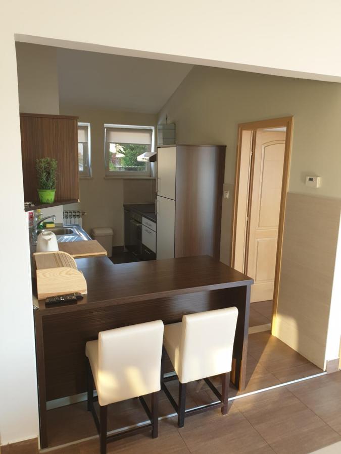 Apartments Seafront Villa Пула Екстериор снимка