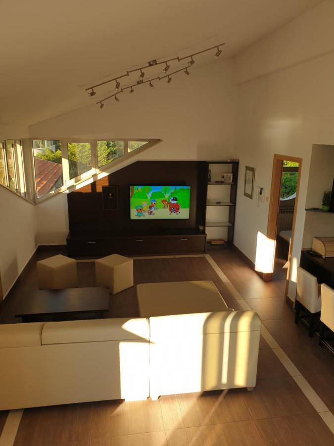 Apartments Seafront Villa Пула Екстериор снимка