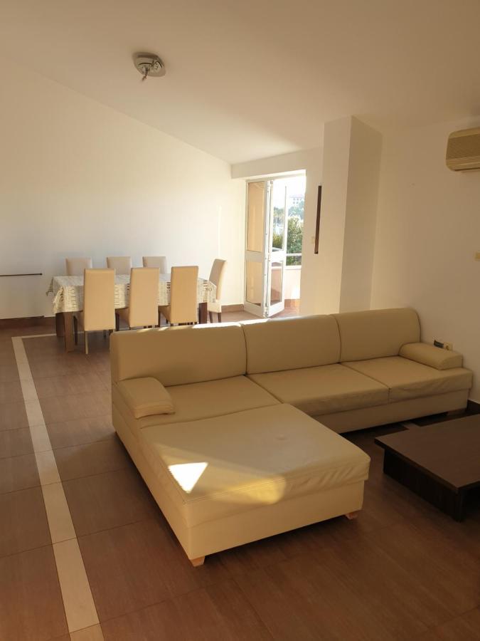 Apartments Seafront Villa Пула Екстериор снимка