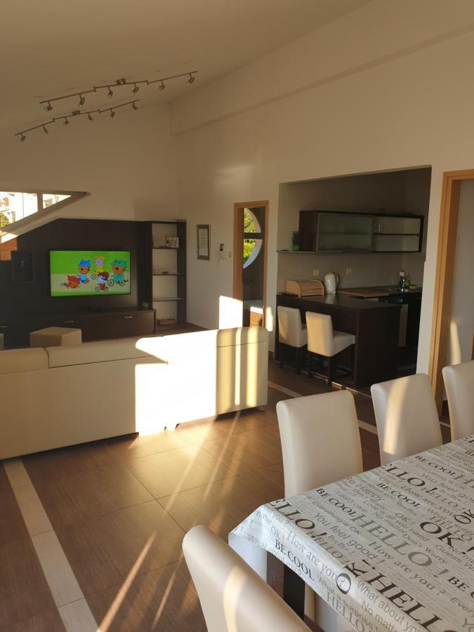 Apartments Seafront Villa Пула Екстериор снимка