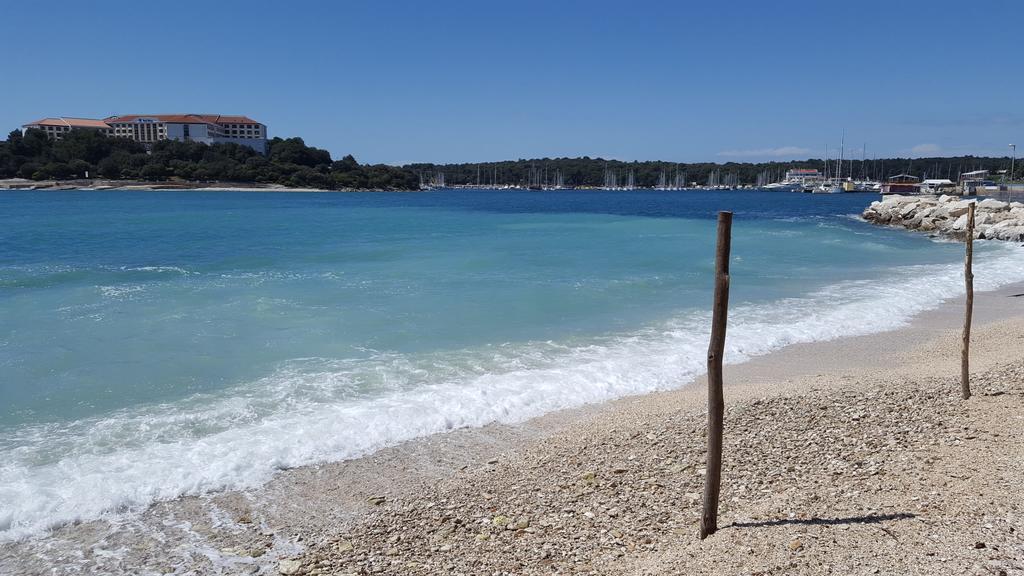 Apartments Seafront Villa Пула Екстериор снимка