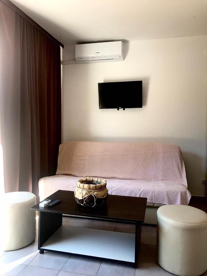 Apartments Seafront Villa Пула Екстериор снимка
